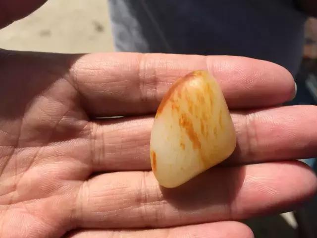 玉石都是在哪里挖的,你去过新疆和田的玉石集市巴扎吗？