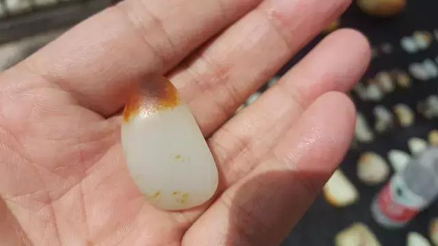 玉石都是在哪里挖的,你去过新疆和田的玉石集市巴扎吗？