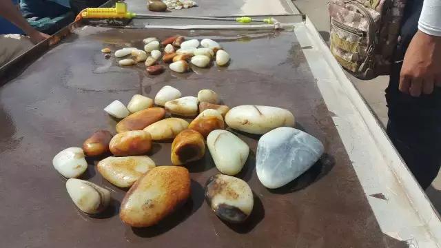 玉石都是在哪里挖的,你去过新疆和田的玉石集市巴扎吗？