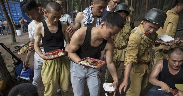 李连杰替身身亡:成龙大哥批评小鲜肉，你怎么看？