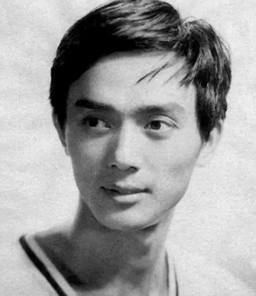 满文军老婆:问题明星艺人，你想到了谁？