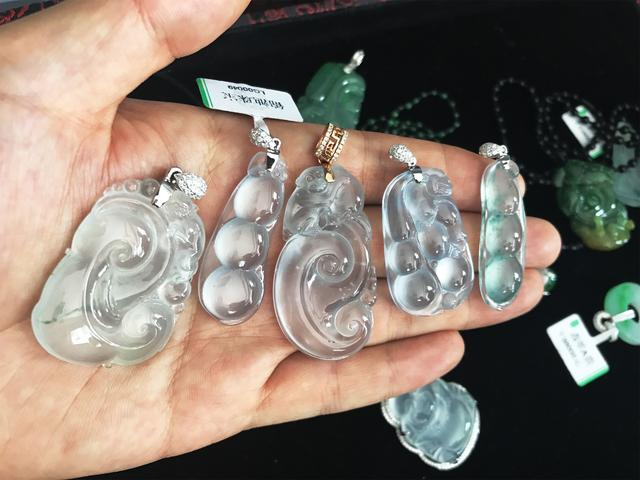 沙皮图片:翡翠的种在评价翡翠的价值方面究竟占多大比例？