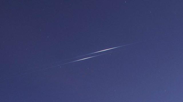 ufo打仗视频:墨西哥火山UFO舰队频频出入，真隐藏外星人基地？