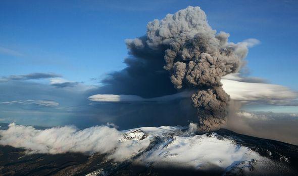 美国黄石火山:黄石火山和富士山一般在什么时候喷发