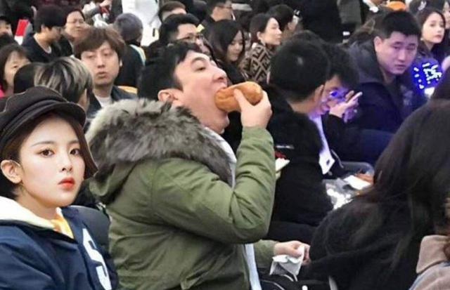 机甲熊猫punk单行本:王思聪和Kkoma都有S赛眼位皮肤，为何糖小幽没资格拥有？ 机甲熊猫punk全集