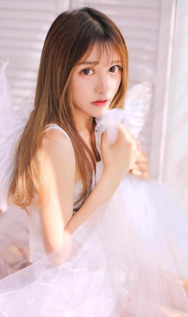 <a href=https://maguai.com/list/256-0-0.html target=_blank class=infotextkey>朋友圈</a>表白套路:什么样撩妹套路的句子比较好，可以让你撩到她小鹿乱撞？(超甜可爱的撩人句子)