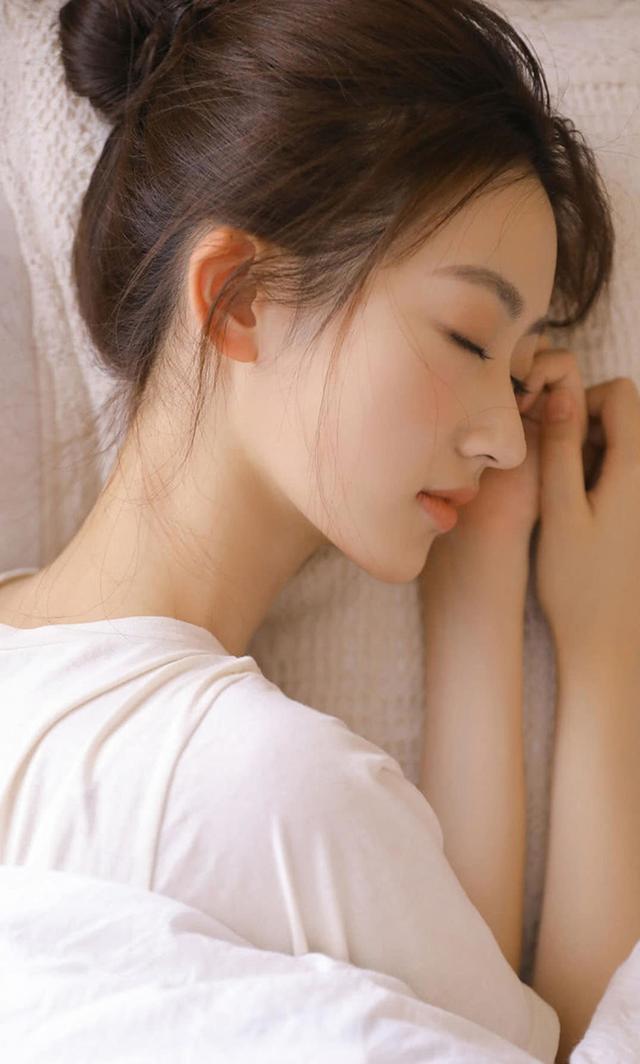 二人微信聊天<a href=https://maguai.com/list/39-0-0.html target=_blank class=infotextkey>搞笑</a>段子:适合追女生的幽默段子对话有哪些？
