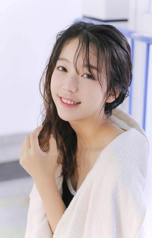 二人微信聊天<a href=https://maguai.com/list/39-0-0.html target=_blank class=infotextkey>搞笑</a>段子:适合追女生的幽默段子对话有哪些？
