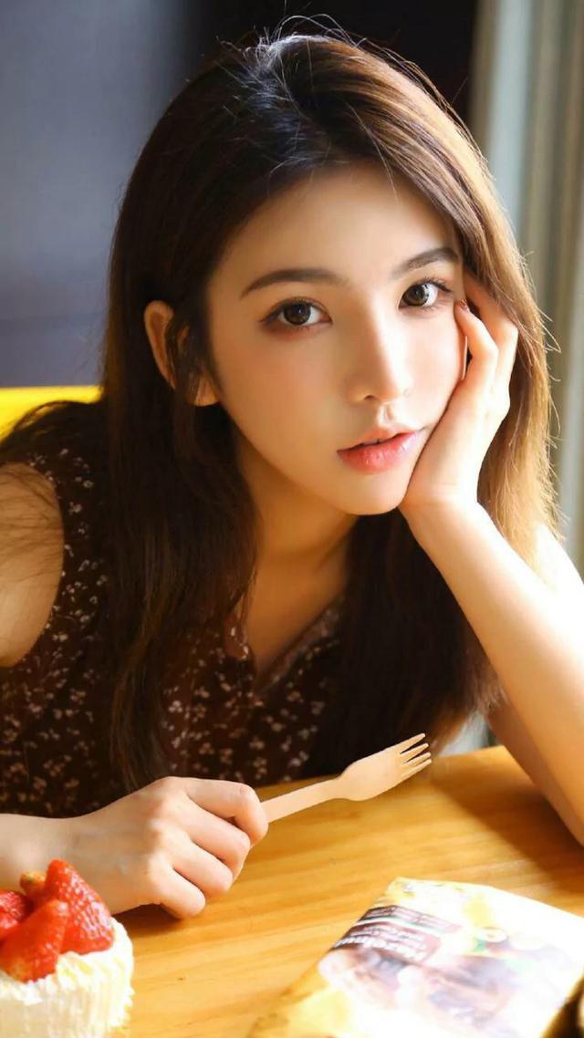 和女生聊天，有什么实用的开场白(与陌生妹子聊天开场白)