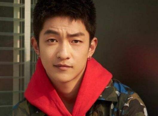 屈楚萧:为什么罗志祥屈楚萧林峰张超人设集体翻车？