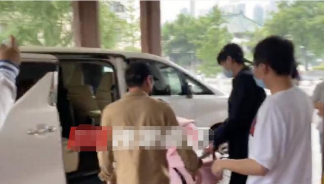 唐艺昕怀孕:为什么说张若昀唐艺昕公布怀孕生产消息比唐嫣罗晋耿直？