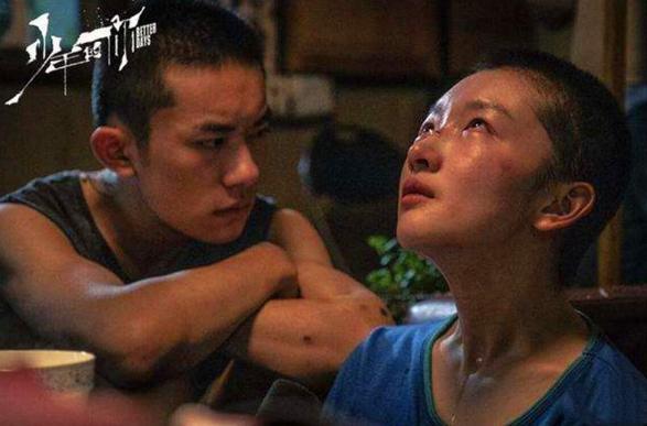 周冬雨说自己是烤鸭:为什么说周冬雨的恩人是张艺谋，贵人是曾国祥？