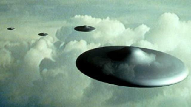 ufo打仗视频:日航班遭遇巨型UFO，降落后机长就被停飞，他究竟看到了什么？