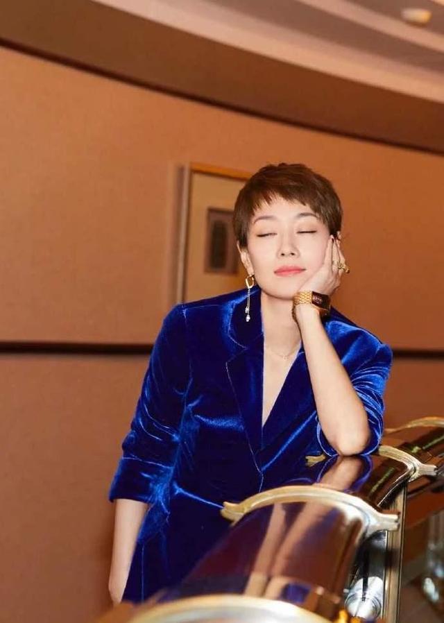 文章比马伊琍小几岁:为什么说离婚后文章马伊琍状态反差很大？