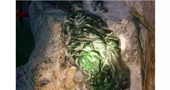 全世界只有中国人玩翡翠,缅甸算是世界上翡翠最多的地方吗？