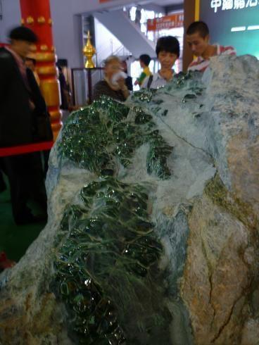 全世界只有中国人玩翡翠,缅甸算是世界上翡翠最多的地方吗？