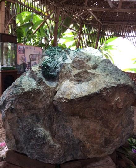 全世界只有中国人玩翡翠,缅甸算是世界上翡翠最多的地方吗？