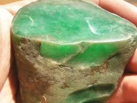 全世界只有中国人玩翡翠,缅甸算是世界上翡翠最多的地方吗？