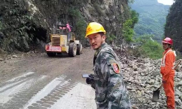 周立波道德绑架:为什么周立波突然要去美国？