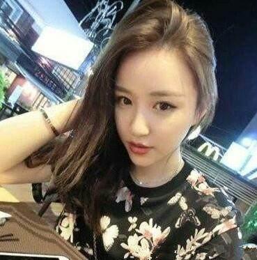 向王思聪的前女友雪梨求婚的是谁？有什么来头？