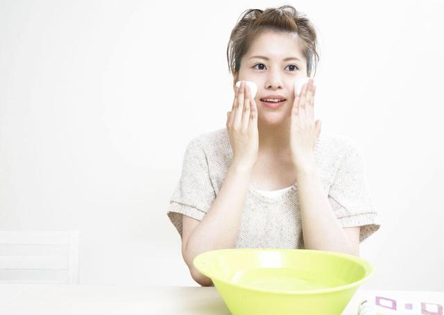 高维娜:有没有什么补水美白好用的护肤品？