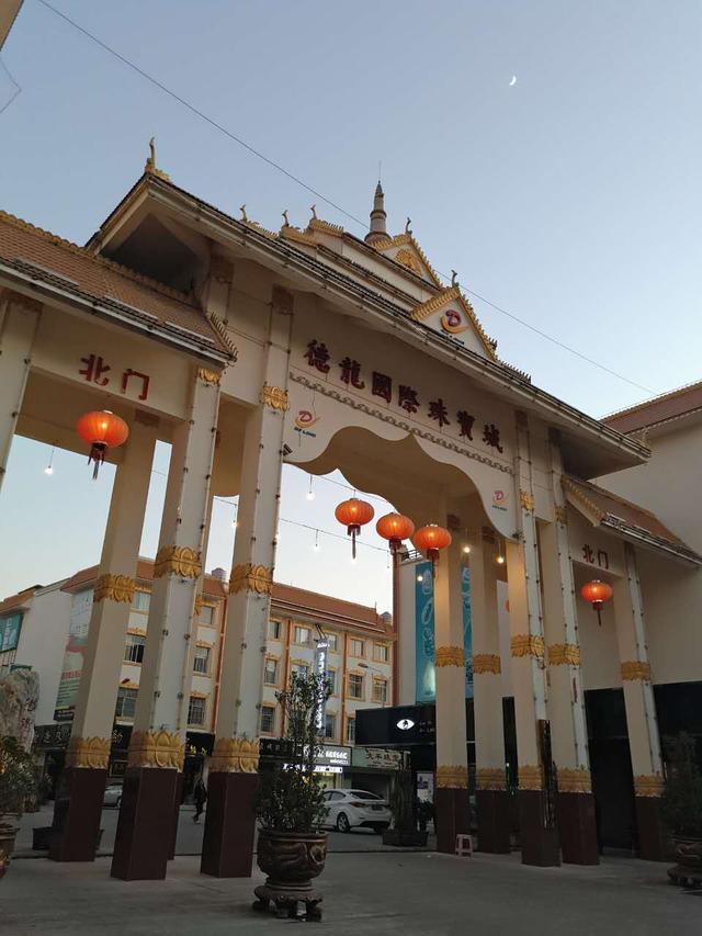 玉石有多少种类及图片,请问云南玉石都有什么种类的呢？