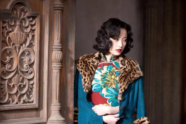 明星热门资讯分享:戚薇的中国旗袍装扮好美，还有哪些明星穿旗袍让你惊艳