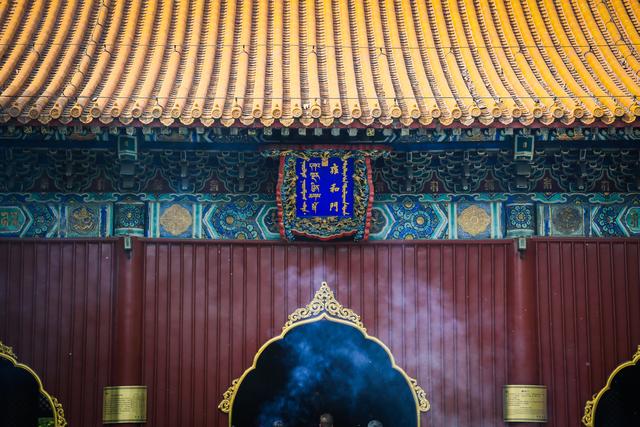 雍和宫地铁站的灵异事件:为什么会有很多人去北京雍和宫上香？真的很灵吗？