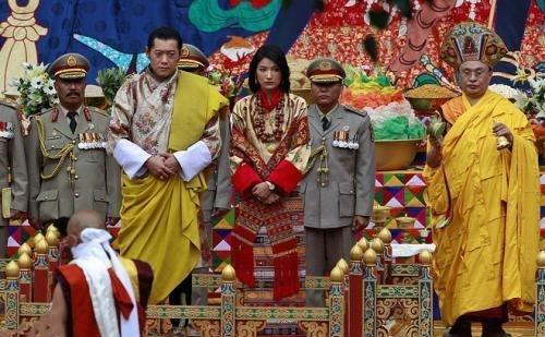不丹的活佛:怎样看待不丹国王娶四位“同胞姐妹”？