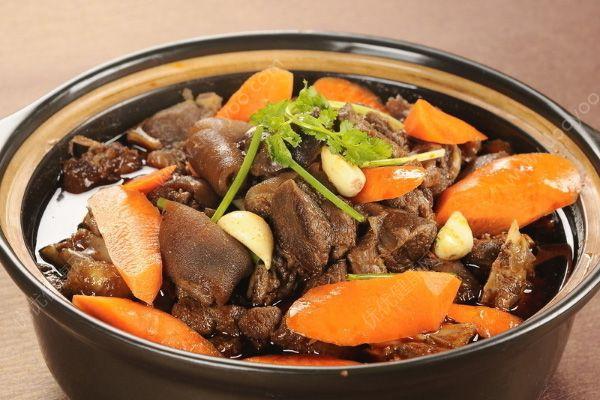 羊肉狗肉的功效与作用:狗肉的功效与作用羊肉的营养价值 牛肉羊肉狗肉，三混荤汤，有大温补之效果吗？
