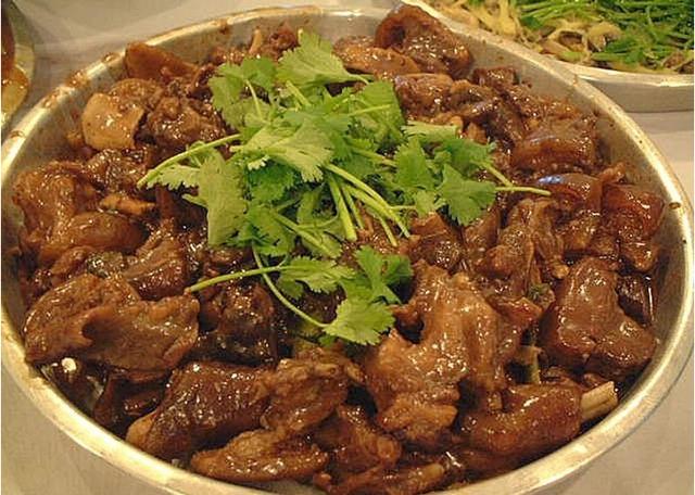 羊肉狗肉的功效与作用:狗肉的功效与作用羊肉的营养价值 牛肉羊肉狗肉，三混荤汤，有大温补之效果吗？