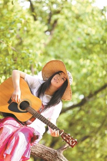 西单女孩近况:当年那个上过春晚，唱着《天使的翅膀》的西单女孩怎么样了？