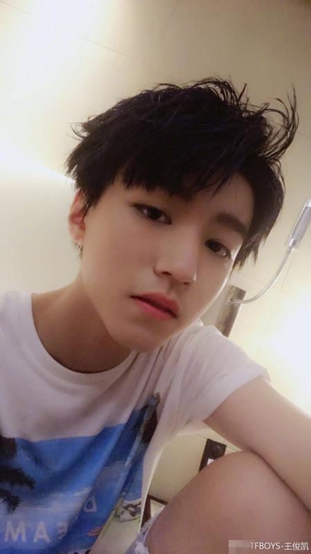 王俊凯结婚照:王俊凯以后会和普通人结婚吗？