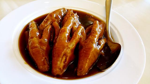 广东人的早茶是不是很丰盛,好吃的东西很多？