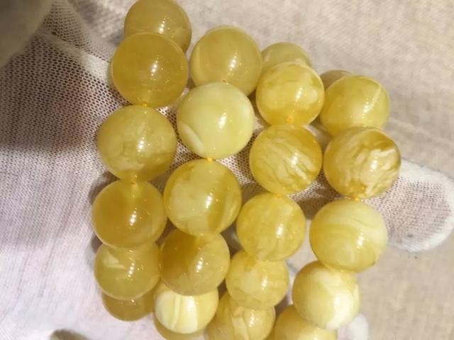 俄料蜜蜡,蜜蜡如何区分俄料与乌料？