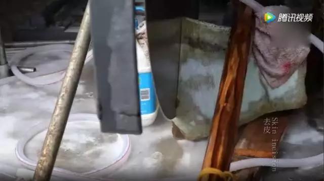 制作玉石手镯,极品翡翠手镯是如何制作出来的，你知道吗？