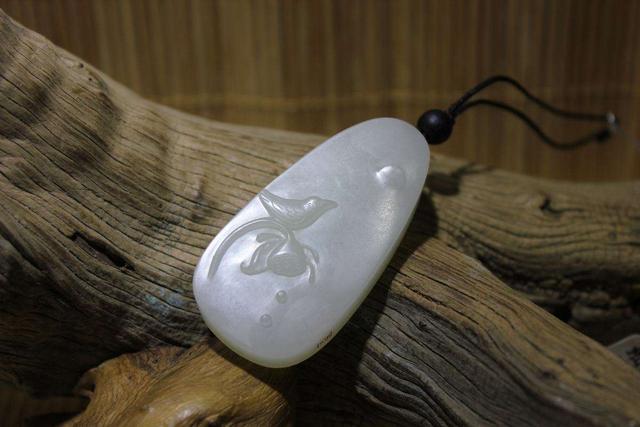 女人戴玉对身体有什么好处,戴玉制品有利于身体健康吗？