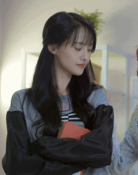 女明星素颜对比照:你觉得哪些女明星即使素颜也依旧好看？