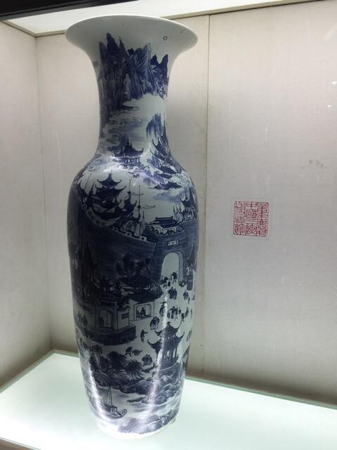 原本成对的帽瓶瓷器缺失一只价钱会折多少呢