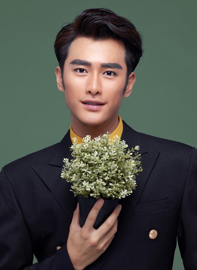 郭敬明朱梓骁:郭敬明出事儿了，为什么朱梓骁上了热搜？