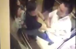 醉酒男击打电梯结局如何，如何看待郑州3女孩电梯遇醉酒男调戏，并遭多次疯狂殴打
