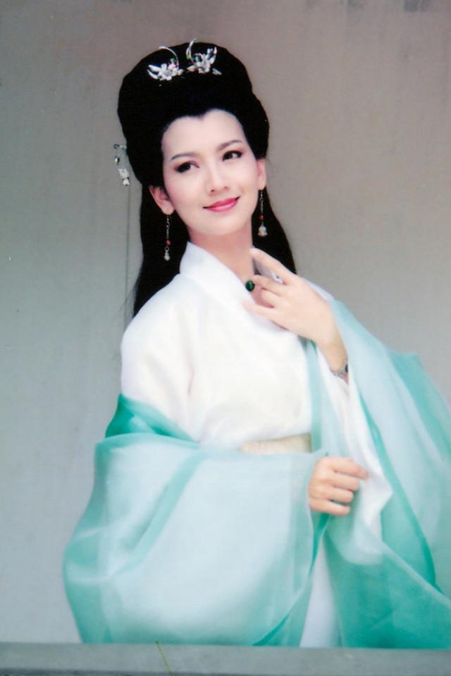 黄美姬整容前:如果让大家评选全亚洲前30名的女神，你会选谁呢
