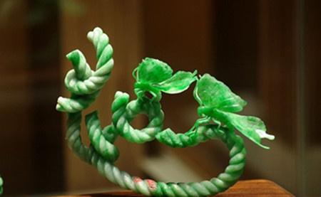 黄翡翠的价值,世界上拥有价值千万翡翠最多的人是谁？