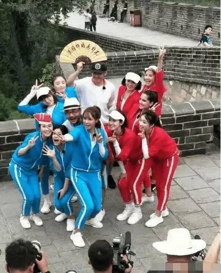 谢娜模仿偶像来了:第三季我们来了，看过的人觉得尴尬吗？