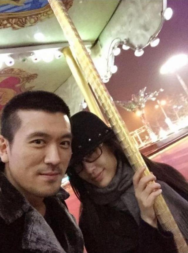 陶红资料:黄圣依首晒一家四口全家福，她和杨子到底什么时候在一起的？