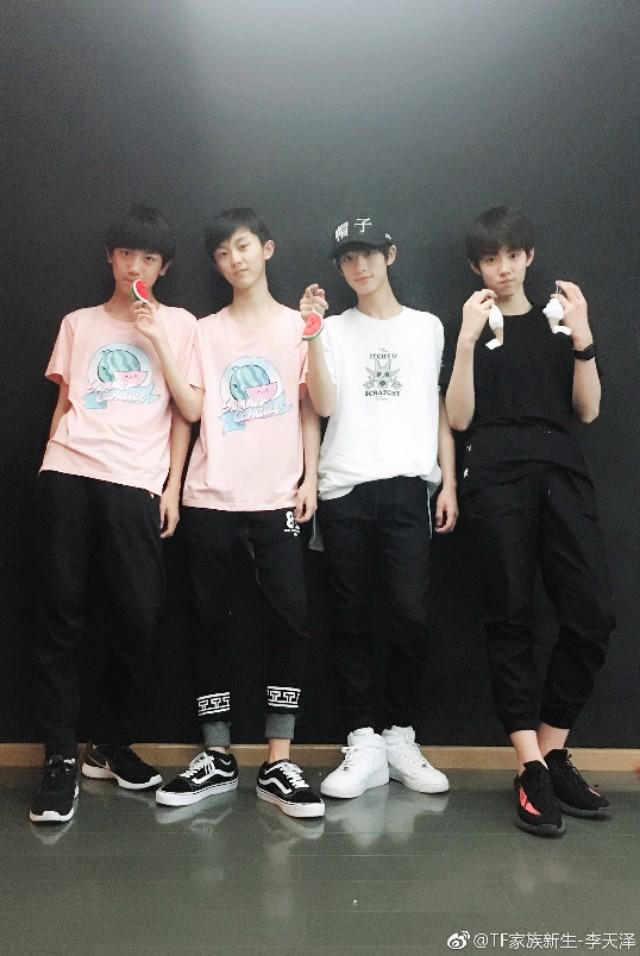 Tf家族的“04后”新人身高180cm,他的颜值会高过TFBOYS吗？
