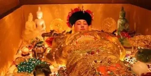 黄翡翠的价值,世界上拥有价值千万翡翠最多的人是谁？