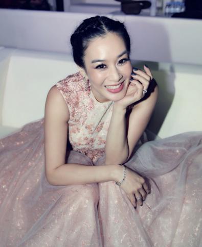 胡杏儿资料:女明星中有几位是混血儿？