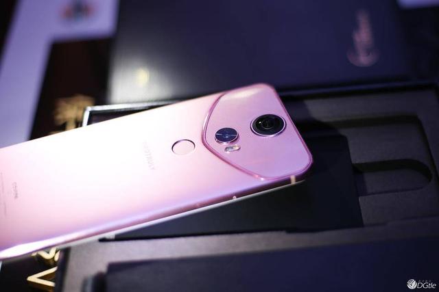 头条问答 - 保千里达令手机今天发布的手机怎么样?(1个回答)