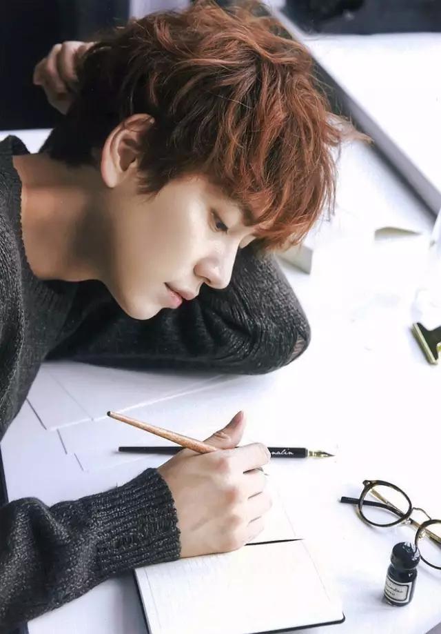 男生帅气发型名称:男生怎么和理发师描述理想的发型